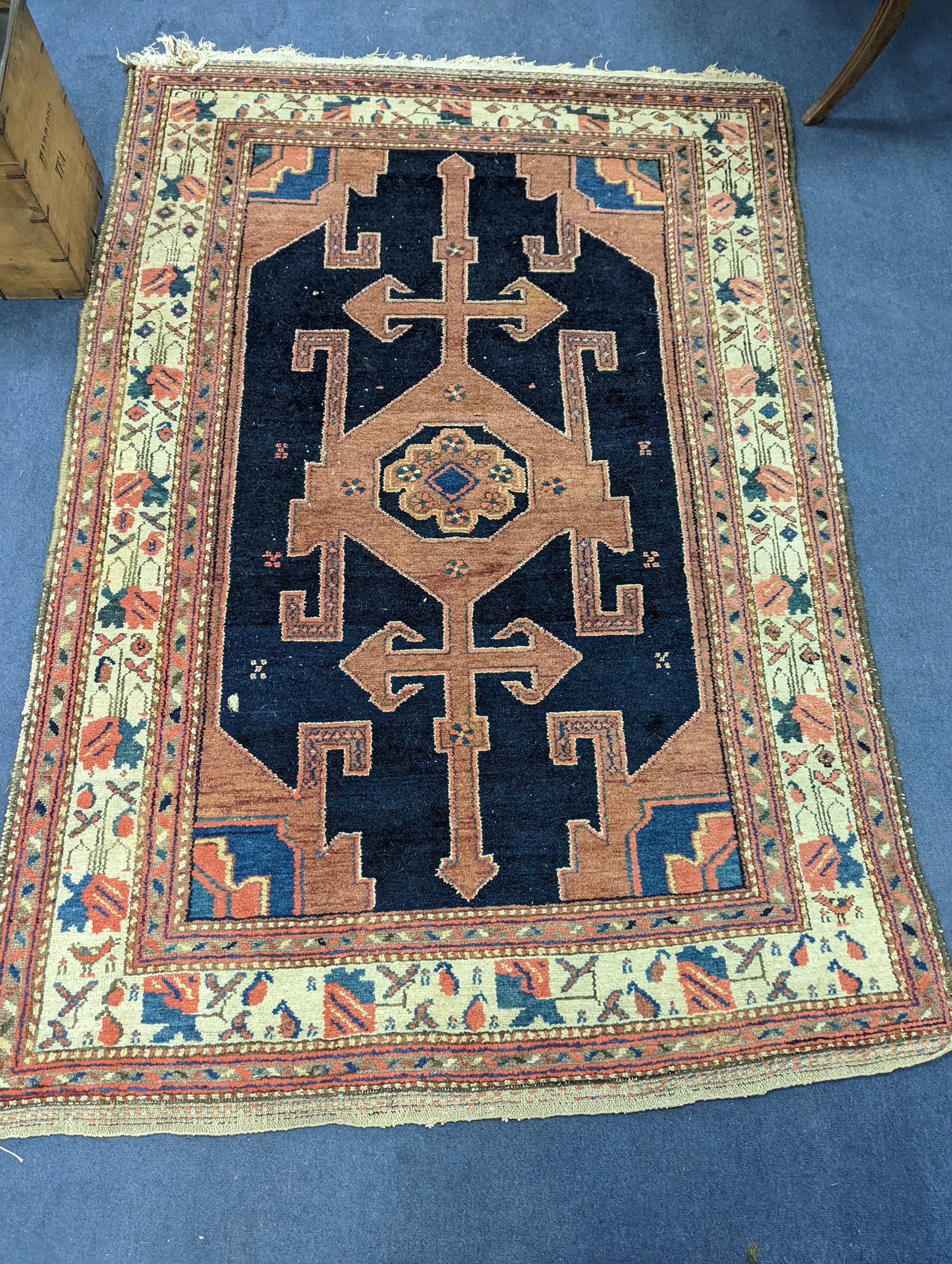 A Hamadan blue ground rug, 197 x 132cm